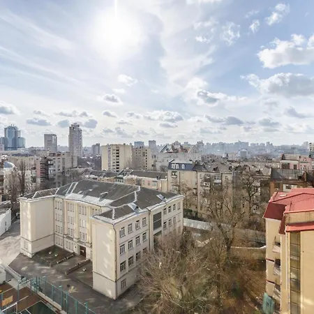Petrovdom 4-99 In Rc Yaroslaviv Grad, Bulvarno-kudriavska 17b Apartment *