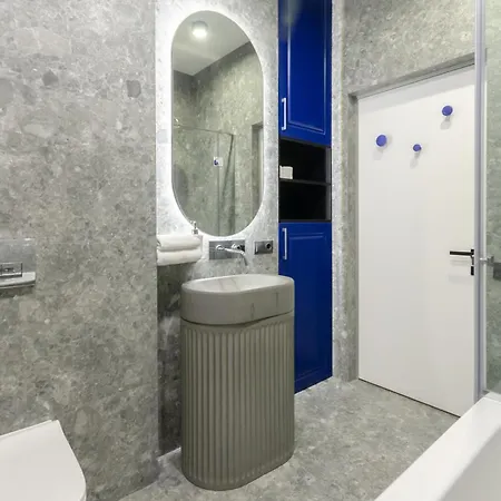 Petrovdom 4-99 In Rc Yaroslaviv Grad, Bulvarno-kudriavska 17b Apartment