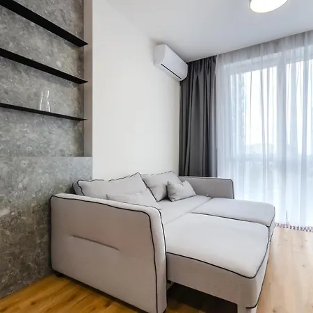 Apartment Petrovdom 4-99 In Rc Yaroslaviv Grad, Bulvarno-kudriavska 17b