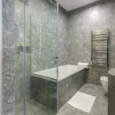 Petrovdom 4-99 In Rc Yaroslaviv Grad, Bulvarno-kudriavska 17b Apartment Kyiv