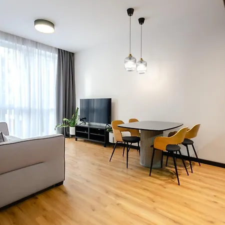 Petrovdom 4-99 In Rc Yaroslaviv Grad, Bulvarno-kudriavska 17b Apartment