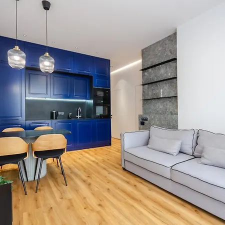 Apartment Petrovdom 4-99 In Rc Yaroslaviv Grad, Bulvarno-kudriavska 17b *